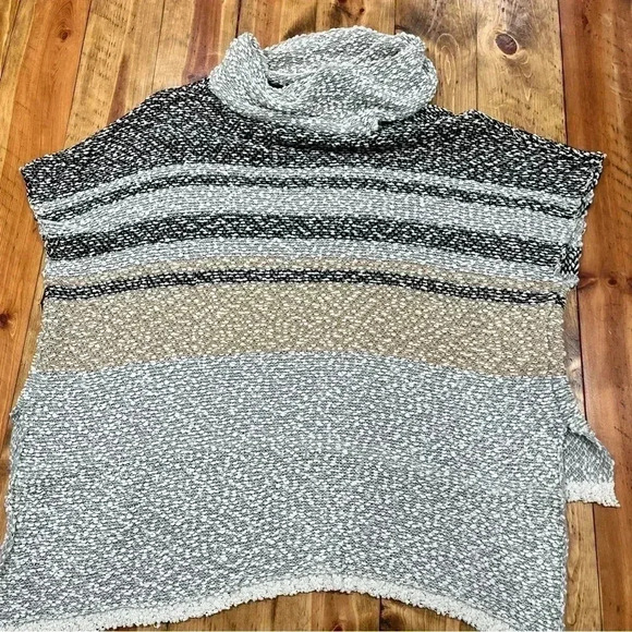 Love on a Hanger cowl neck short sleeve neutral colored high/ low hem sweater - Picture 7 of 8